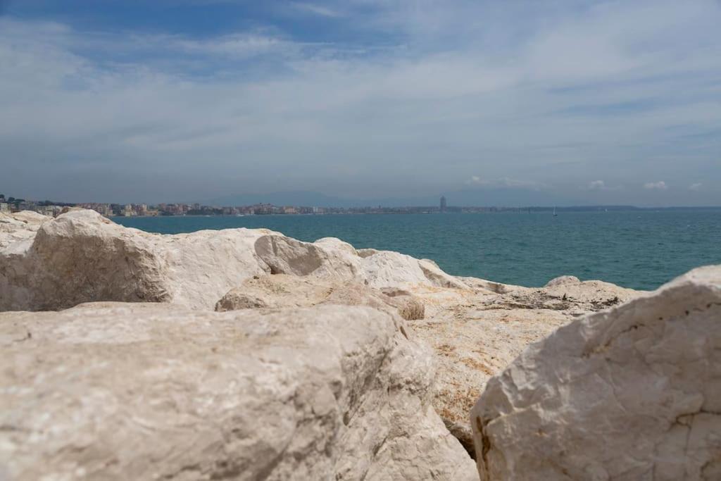 Alloggio Turistico Flavia Anzio Ngoại thất bức ảnh